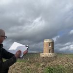 shaun sketching clavell tower kimmeridge plein air