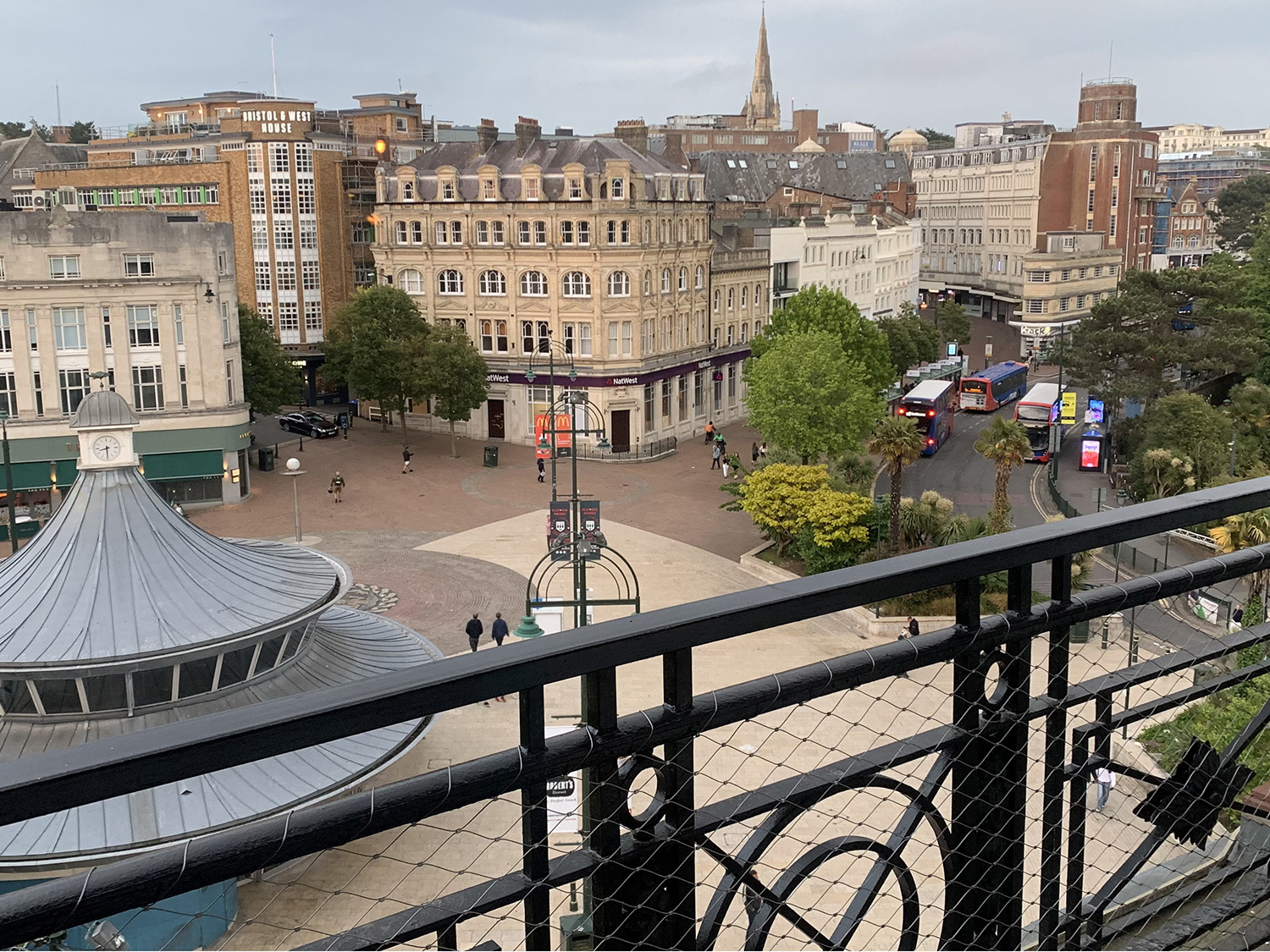 Urban sketching workshop at the botanist Bournemouth
